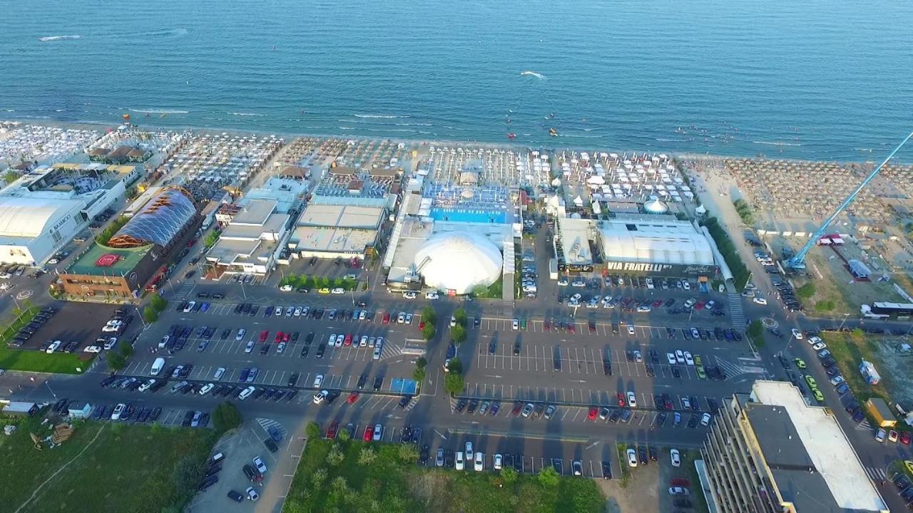 Aqua Vista Fratelli - Vedere Top La Mare Si Lac - Summerland Apartman Mamaia Kültér fotó